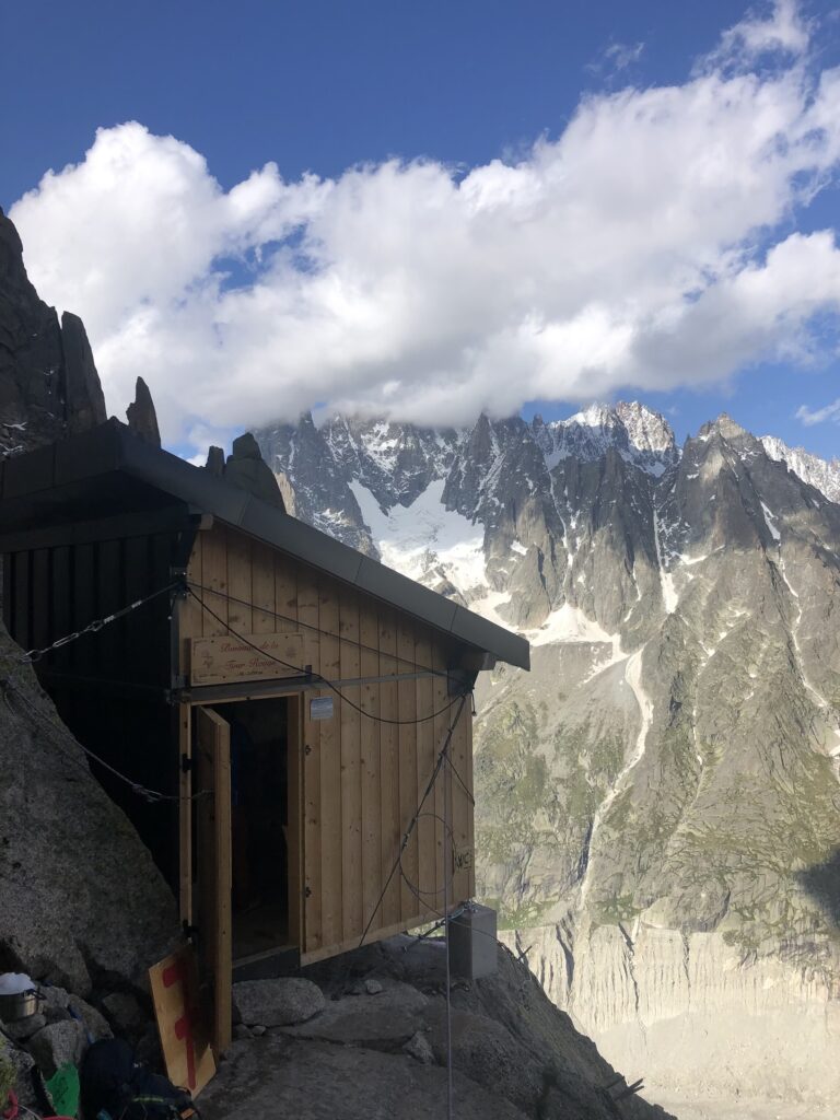 Bivouac de la tour rouge