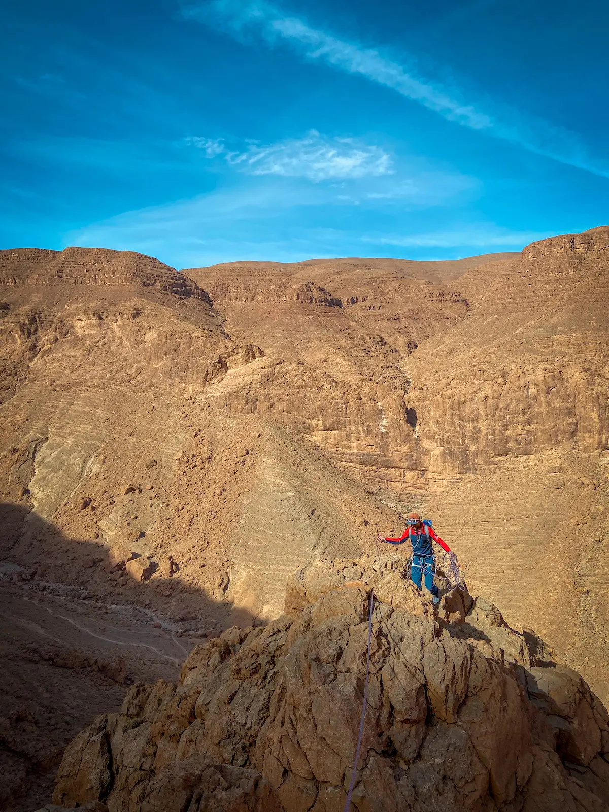 Hugo en termine avec une belle course d'arête à la sortie des gorges